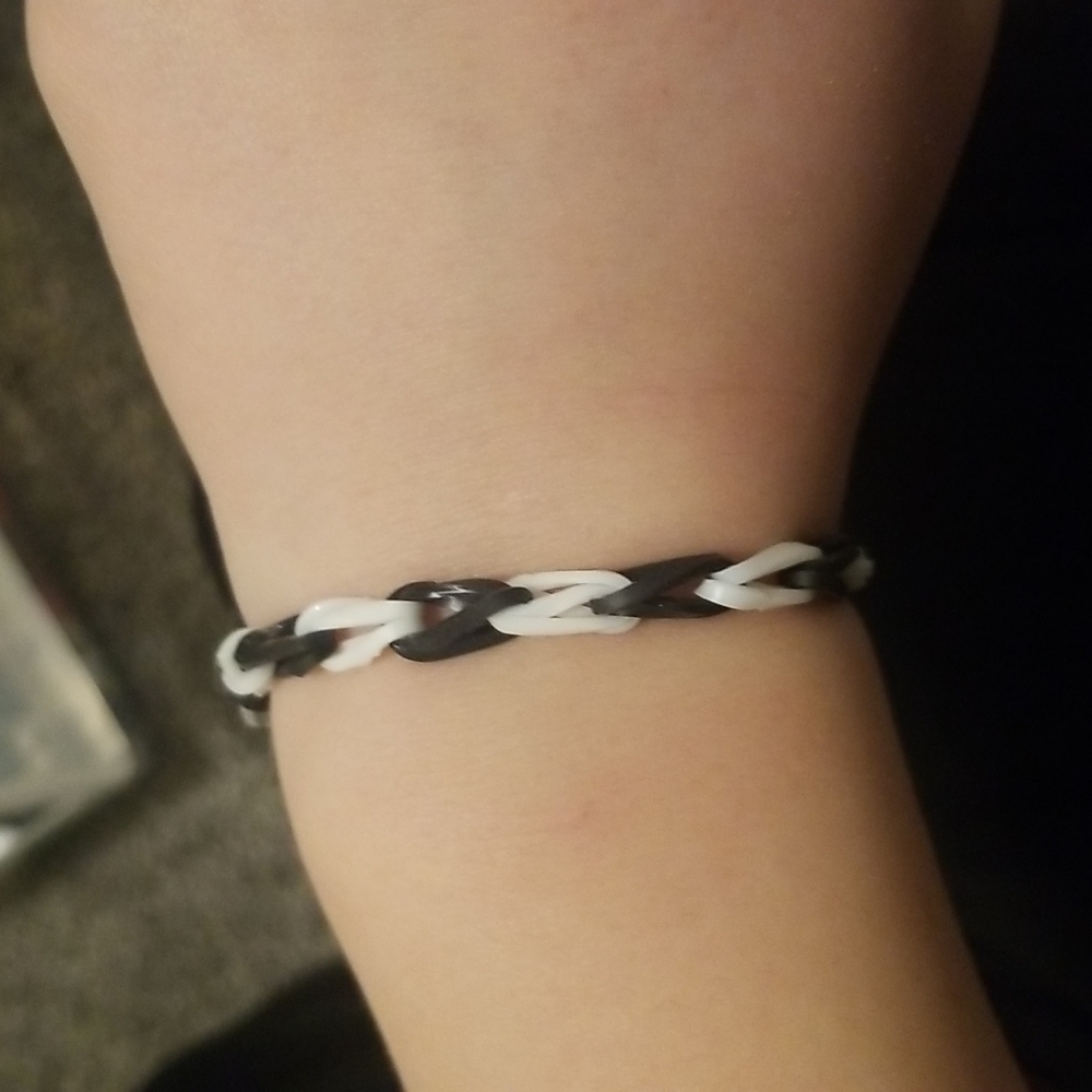 Checkerd bracelet!